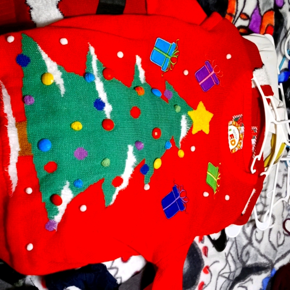 LIGHT UP UGLY XMAS SWEATER